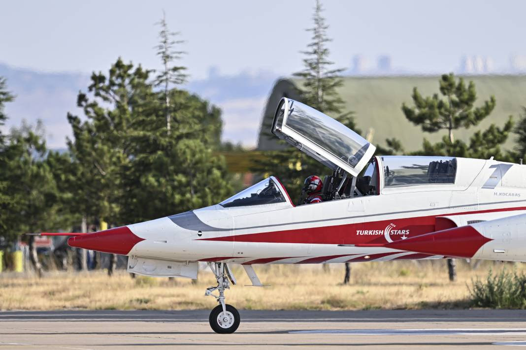 Türk Yıldızları’ndan 30 Ağustos’ta Anıtkabir’de saygı uçuşu - Resim: 23